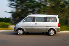 :2012款上汽通用五菱荣光升级版1.5L试驾实拍