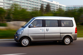 :2012款上汽通用五菱荣光升级版1.5L试驾实拍