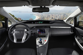 2013款丰田普锐斯Plug-in