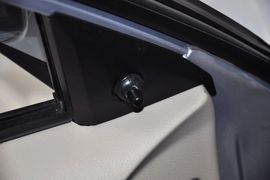 2012款东南V3菱悦1.5L手动亲民豪华版