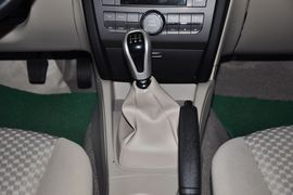 2012款东南V3菱悦1.5L手动亲民豪华版