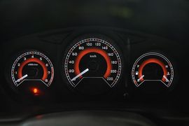 2012款东南V3菱悦1.5L手动亲民豪华版
