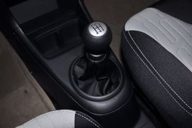 2013款长安铃木新奥拓1.0L手动炫酷型