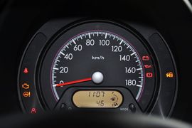 2013款长安铃木新奥拓1.0L手动炫酷型