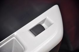 2013款长安铃木新奥拓1.0L自动炫酷型