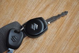 2013款长安铃木新奥拓1.0L自动炫酷型