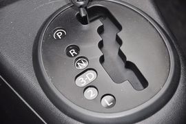 2013款长安铃木新奥拓1.0L自动炫酷型