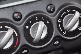 2013款长安铃木新奥拓1.0L自动炫酷型