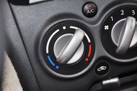 2013款长安铃木新奥拓1.0L自动炫酷型