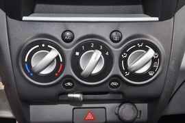 2013款长安铃木新奥拓1.0L自动炫酷型