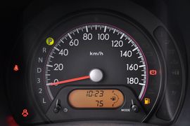 2013款长安铃木新奥拓1.0L自动炫酷型