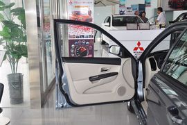 2012款东南V3菱悦1.5L手动亲民旗舰版