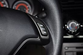 2012款东南V3菱悦1.5L手动亲民旗舰版