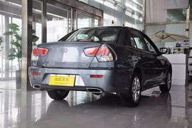 2012款东南V3菱悦1.5L手动亲民旗舰版