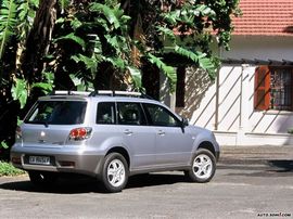 2003款三菱Outlander