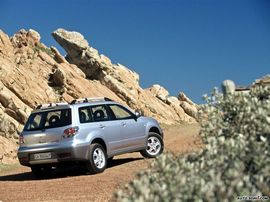 2003款三菱Outlander