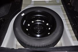 2012款吉利英伦汽车SC6到店实拍