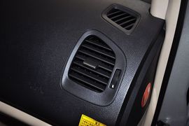 2012款吉利英伦汽车SC6到店实拍