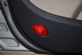 2012款吉利英伦汽车SC6到店实拍
