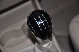 2012款吉利英伦汽车SC6到店实拍