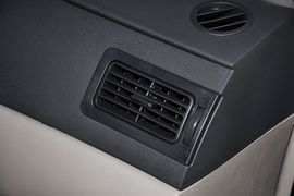2012款吉利英伦汽车SC7到店实拍