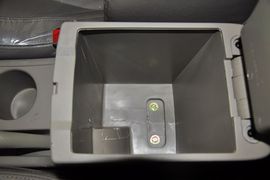 2012款吉利英伦汽车SC7到店实拍