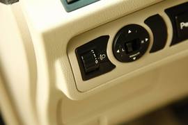 2013款比亚迪速锐1.5TI六速手动版