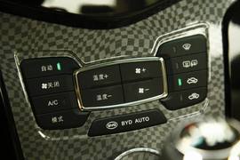 2013款比亚迪速锐1.5TI六速手动版