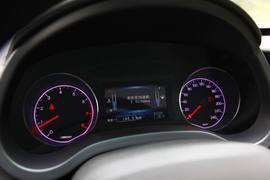 2013款比亚迪速锐1.5TI六速手动版