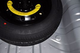 2012款长安悦翔V5