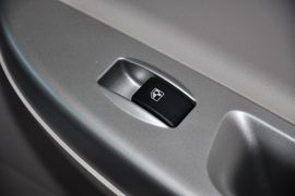 2012款长安悦翔V5