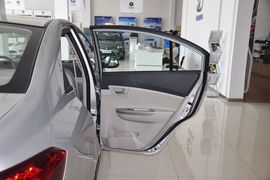2012款长安悦翔V5