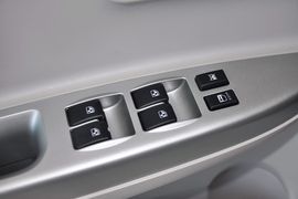 2012款长安悦翔V5