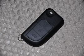2012款长安悦翔V5