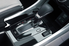 2014款本田雅阁PHEV