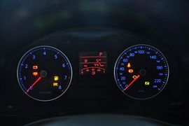 2012款一汽大众宝来1.6L自动特别版