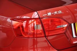 2012款大众全新速腾1.6L自动舒适型