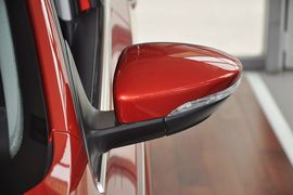 2012款大众全新速腾1.6L自动舒适型