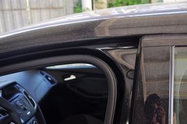 2012款福特福克斯两厢1.6L手动舒适型