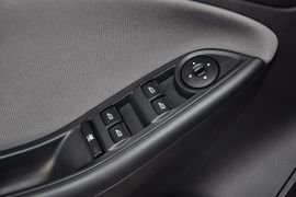2012款福特福克斯两厢1.6L手动舒适型