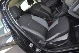 2012款福特福克斯两厢1.6L手动舒适型