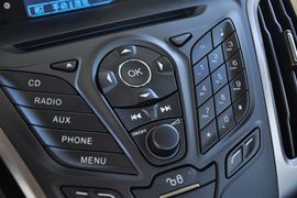 2012款福特福克斯两厢1.6L手动舒适型
