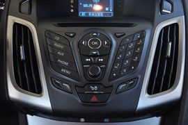 2012款福特福克斯两厢1.6L手动舒适型