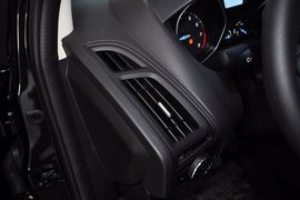2012款福特福克斯两厢1.6L手动舒适型