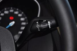 2012款福特福克斯两厢1.6L手动舒适型