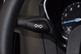 2012款福特福克斯两厢1.6L手动舒适型