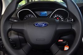 2012款福特福克斯两厢1.6L手动舒适型