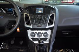 2012款福特福克斯两厢1.6L手动舒适型