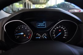 2012款福特福克斯两厢1.6L手动舒适型