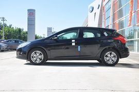 2012款福特福克斯两厢1.6L手动舒适型